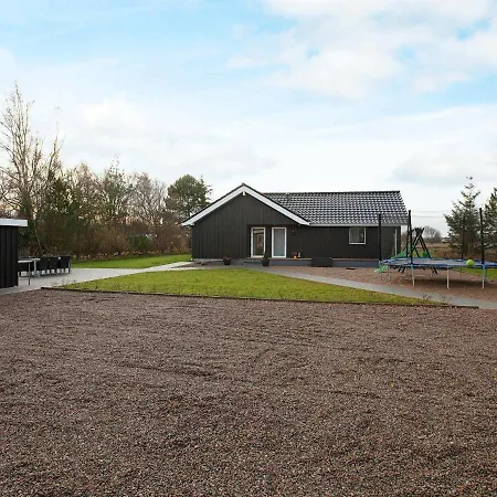 Two-bedroom In Tomrefjord