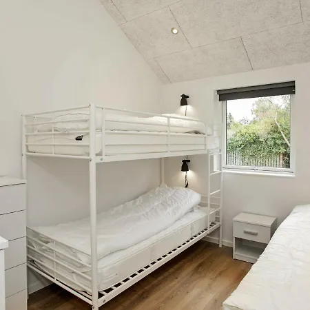 Nyaraló Two-bedroom In Tomrefjord Gørlev