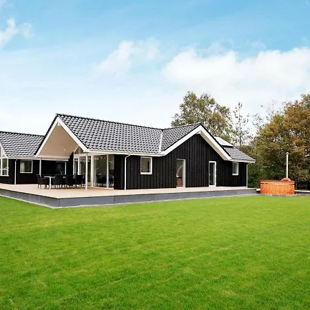 Two-bedroom In Tomrefjord Holiday home Gorlev